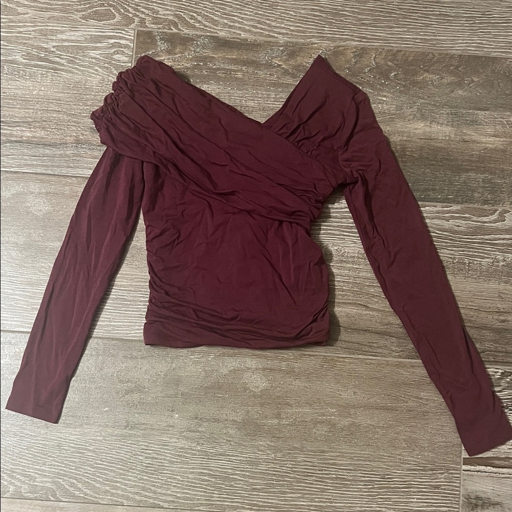Abercrombie Off-Shoulder Long Sleeve Women's Top in Wine